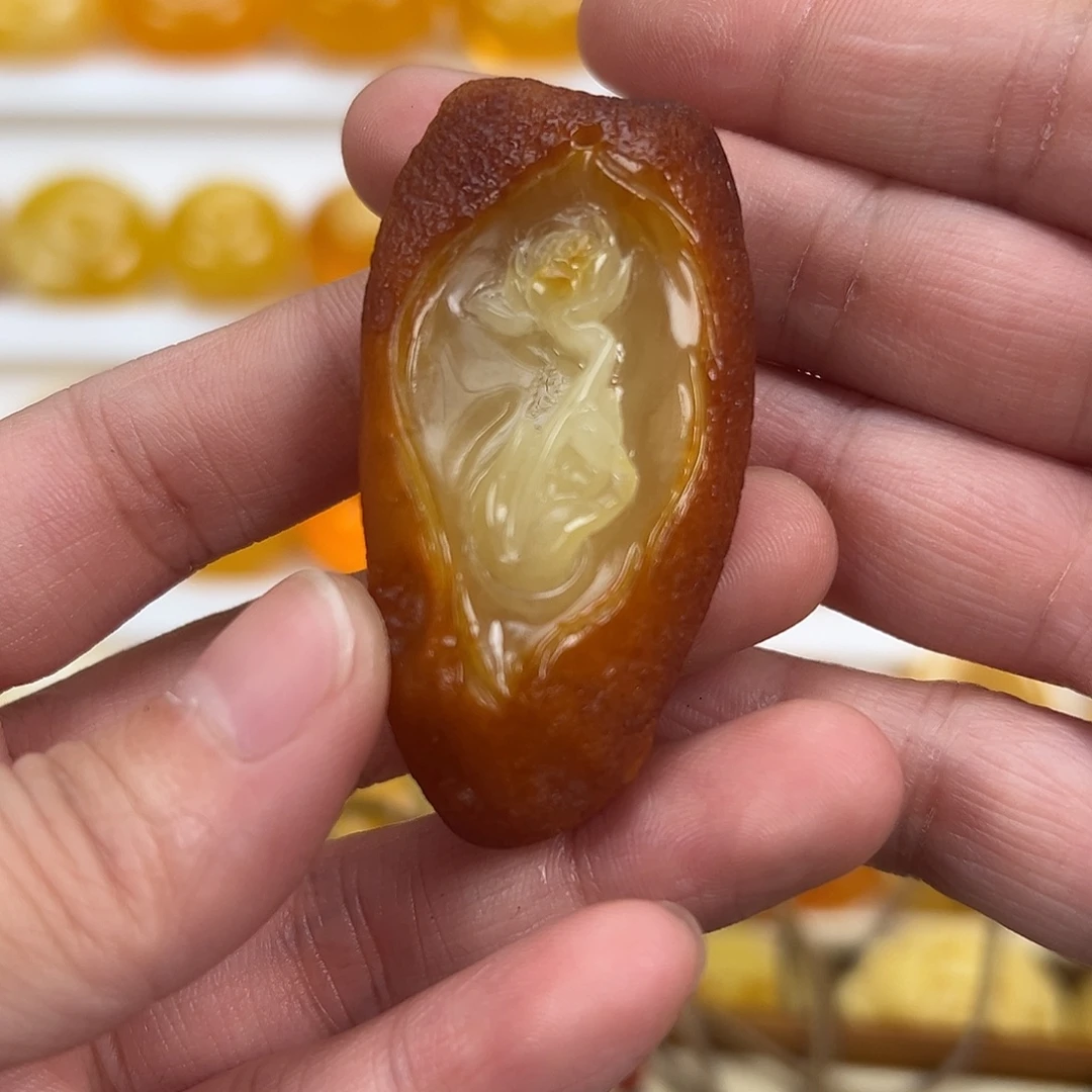 蜜蜡未镶嵌颈饰14.4克