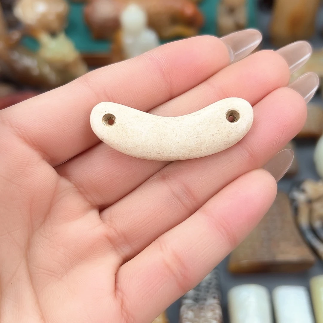 和田玉颈饰未镶嵌