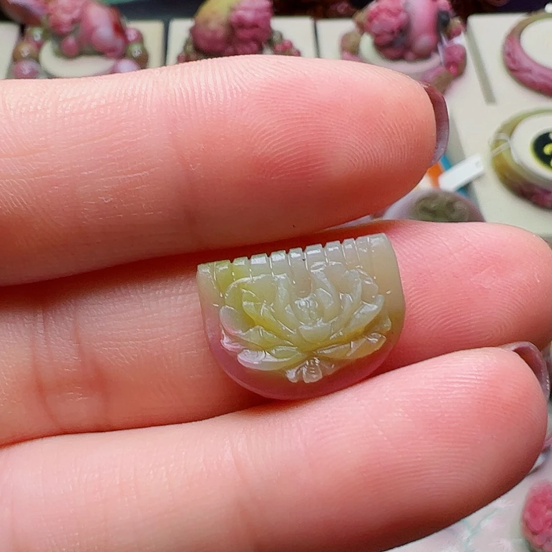 未镶嵌盐源玛瑙定制石英质玉