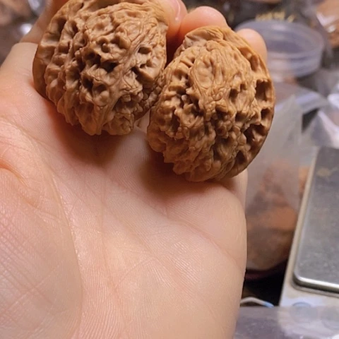 桃核把件南疆石半壁