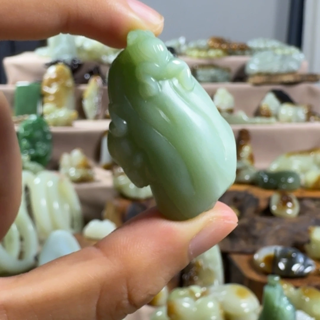 颈饰未镶嵌和田玉（糖玉）