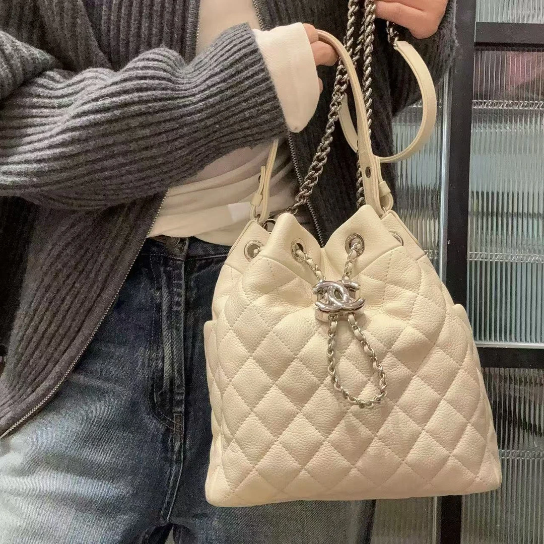 95新 Chanel/香奈儿 【蕾】 69 1213 白色水桶斜挎包