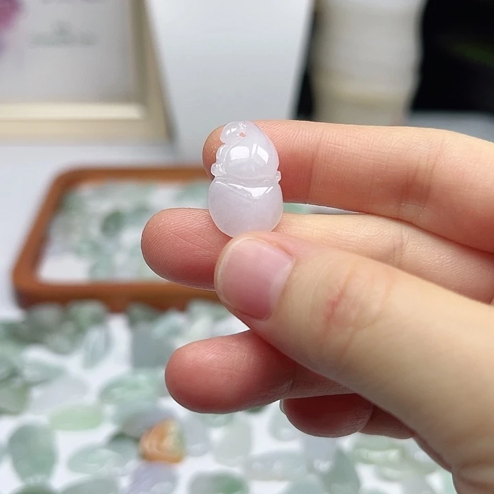 翡翠未镶嵌颈饰福瓜吊坠 18