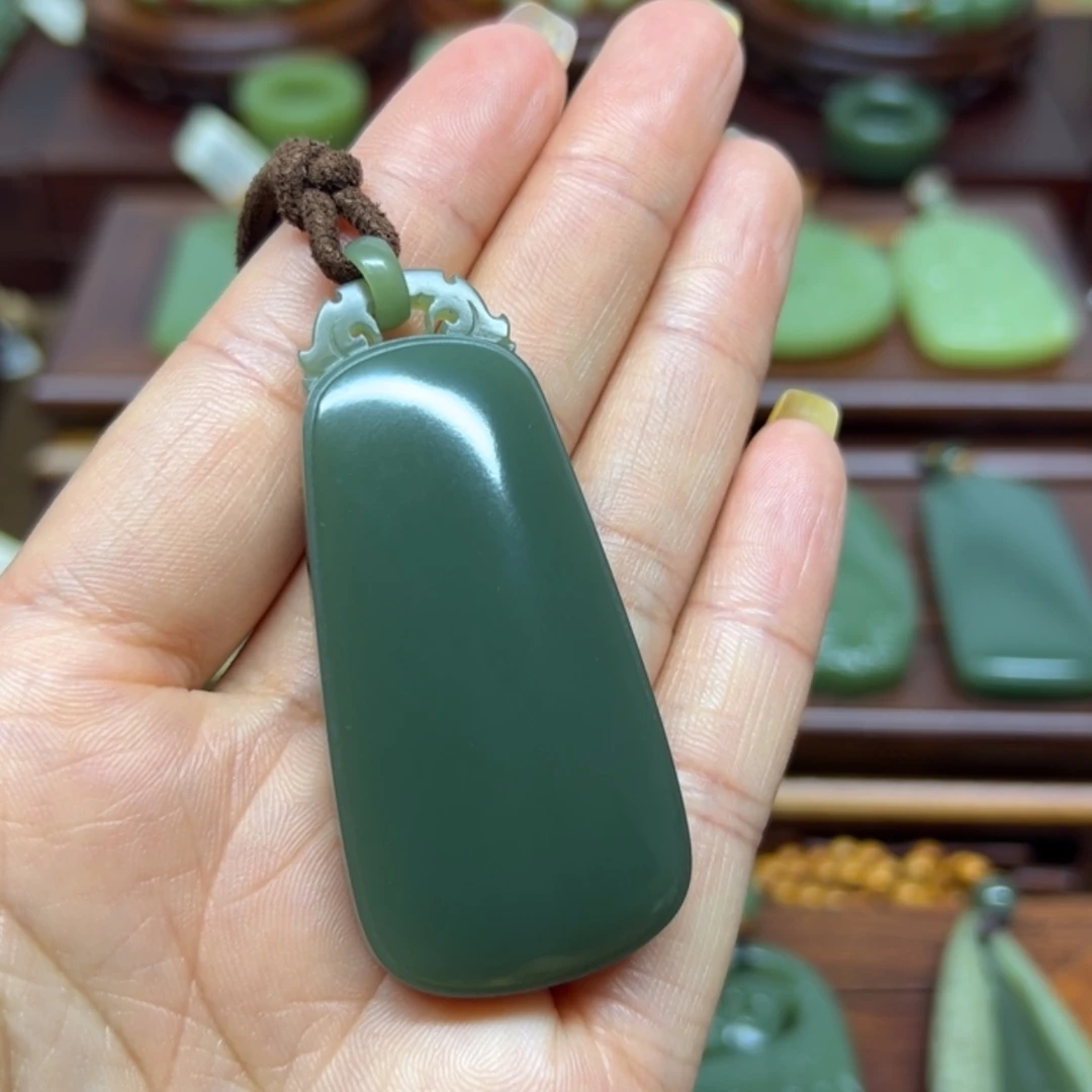 【闪购商品】岫岩老玉（透闪石质玉）未镶嵌颈饰一**阳