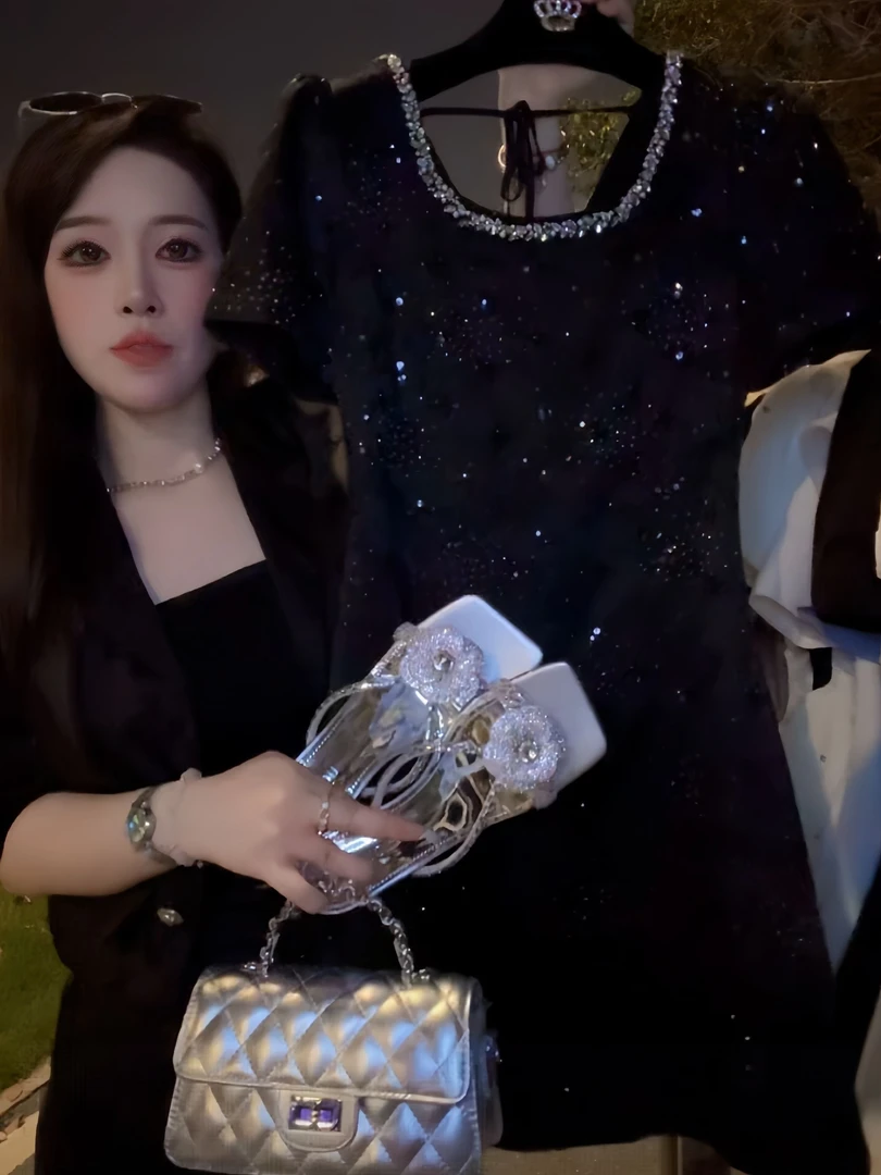 小香风连衣裙气质V领显瘦2025夏季新款名媛气质高级感钉珠小黑裙