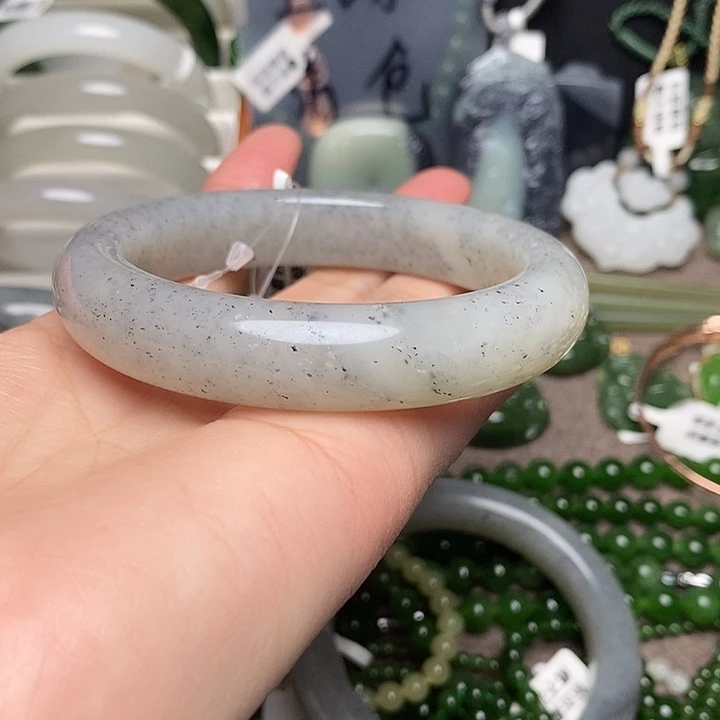 和田玉未镶嵌手镯57 58