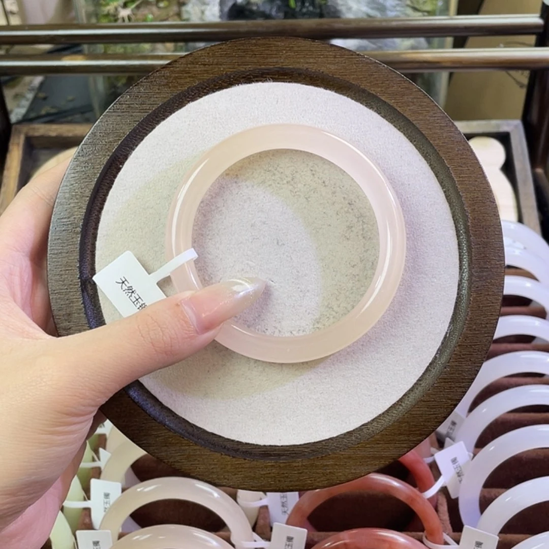 孤***民玛瑙/玉髓未镶嵌手镯