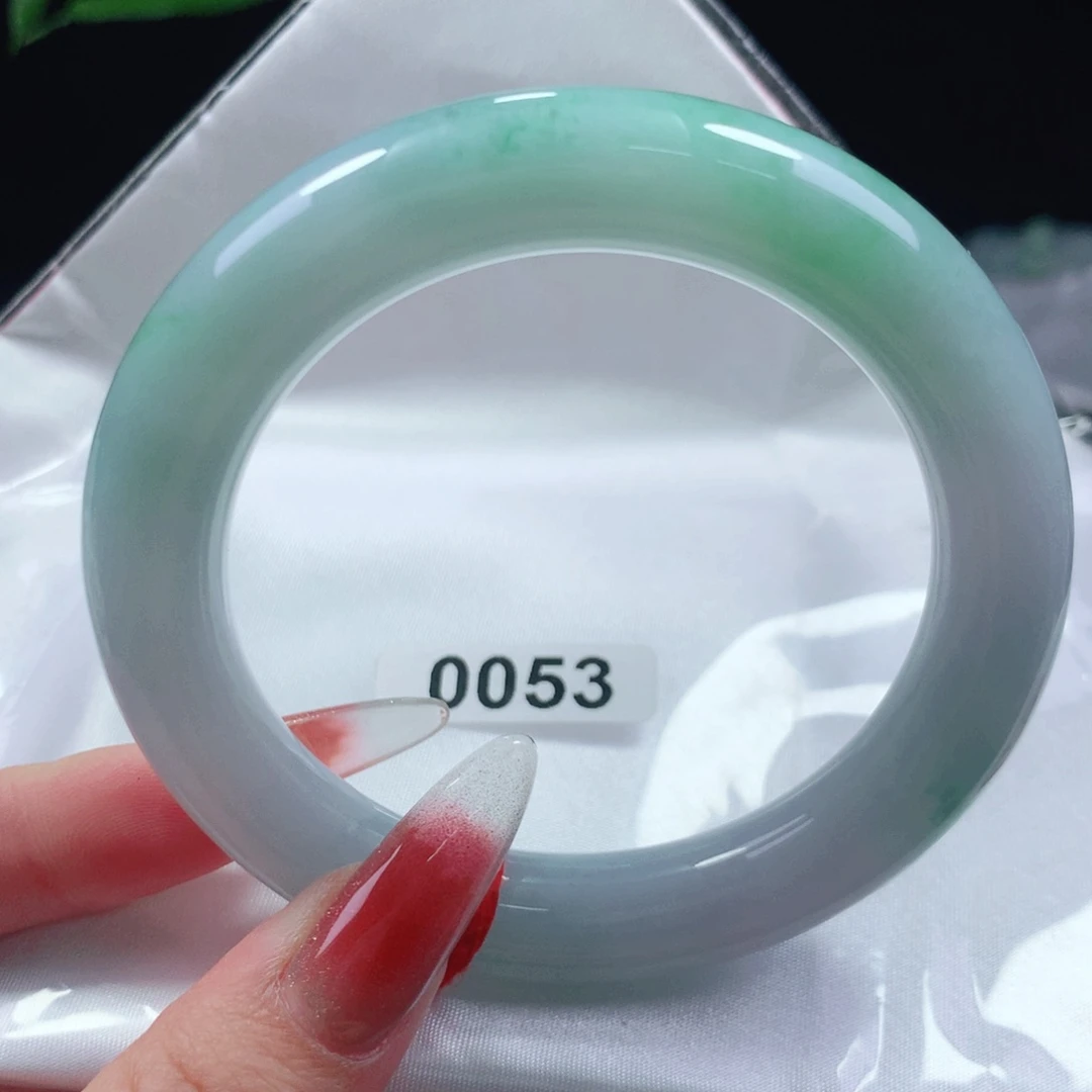 翡翠手镯（圆镯）未镶嵌胖圆57.58