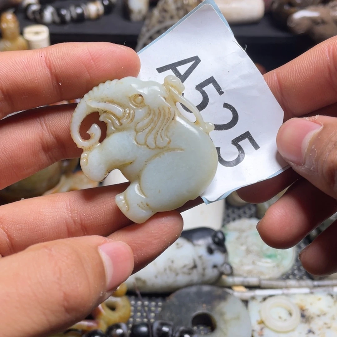 和田玉（糖玉）挂件未镶嵌