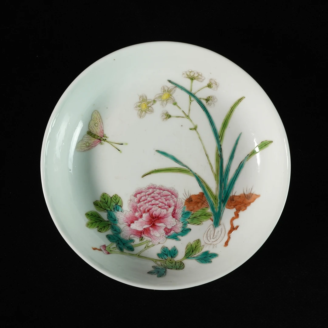 LHYW250219002【十竹斋】清代粉彩蝶恋花赏盘