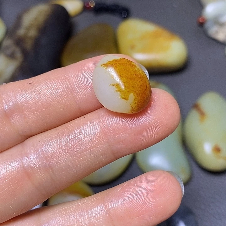 未镶嵌和田玉（糖玉）挂件