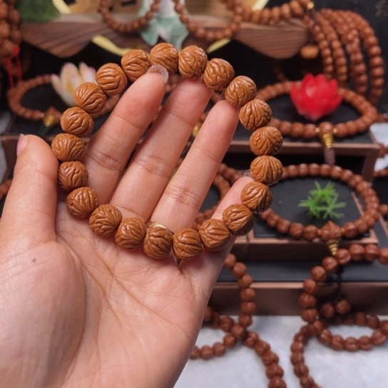 吊坠桃核13柳叶手串