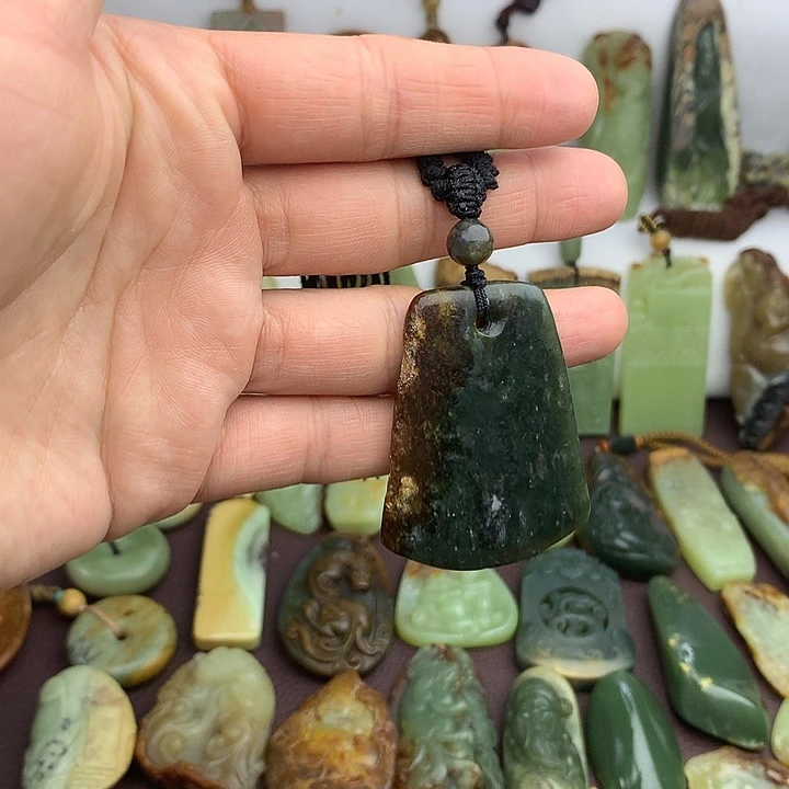 岫岩河磨玉（透闪石质玉）未镶嵌挂件
