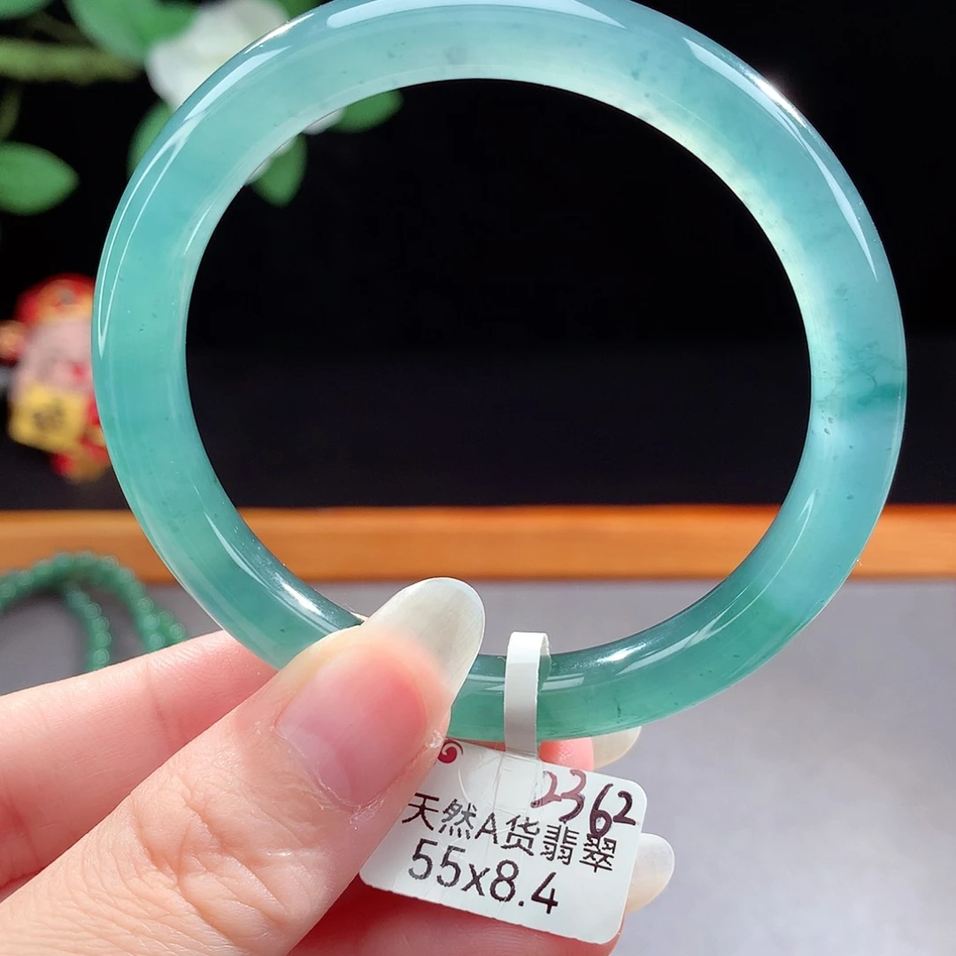 未镶嵌手镯（圆镯）翡翠