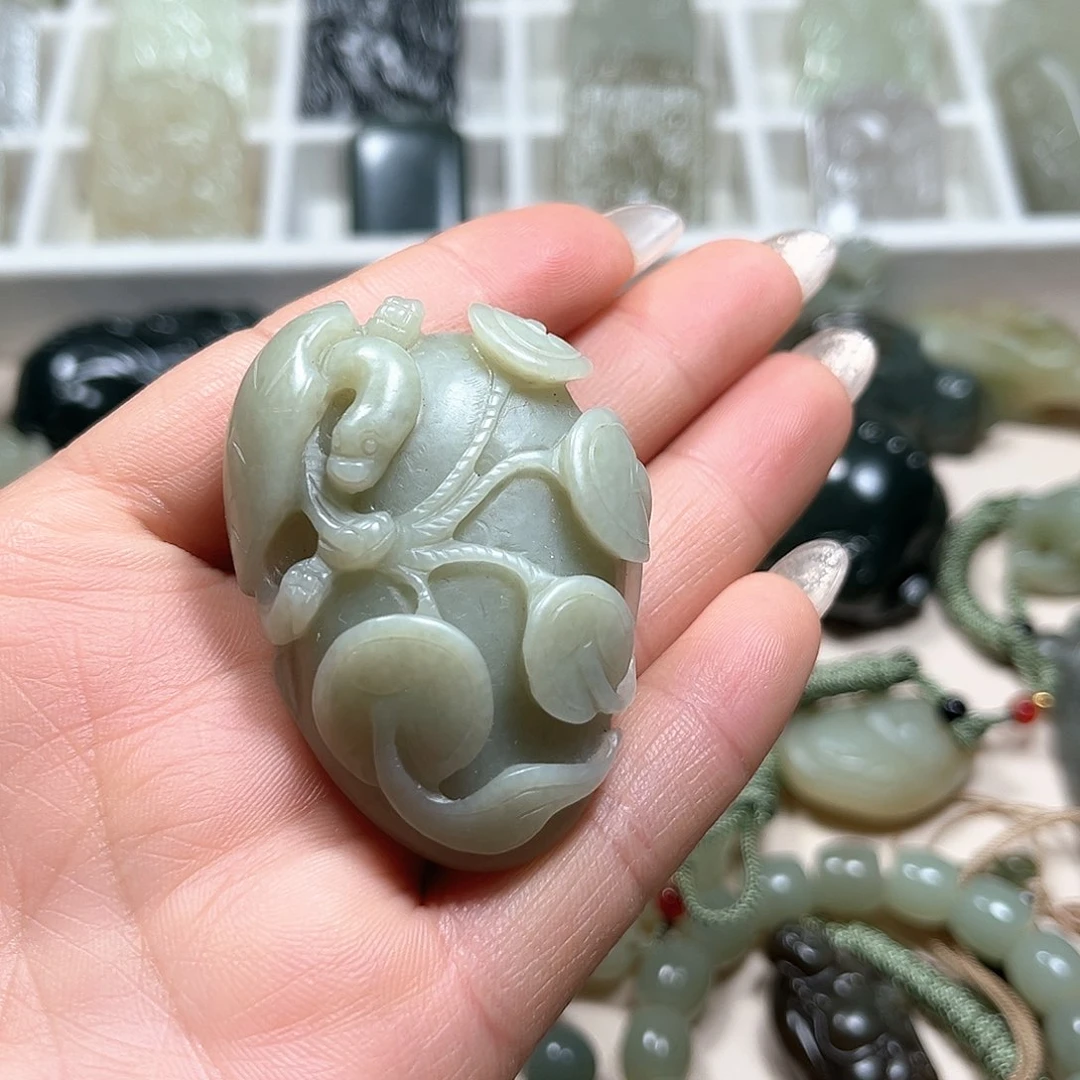 和田玉未镶嵌挂件