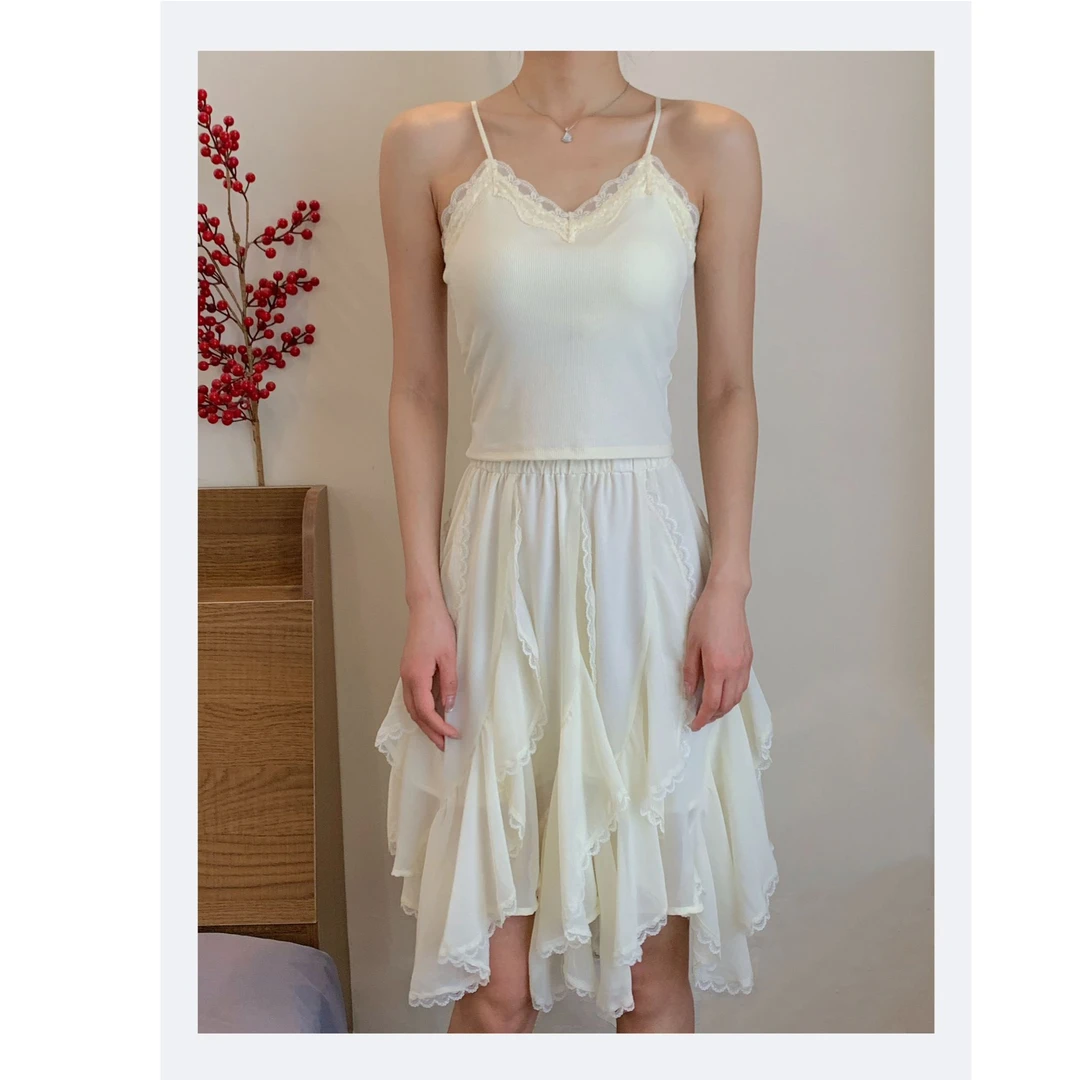 【赵瘦子】「杏色美背」蕾丝拼接v领吊带背心自带胸垫内搭