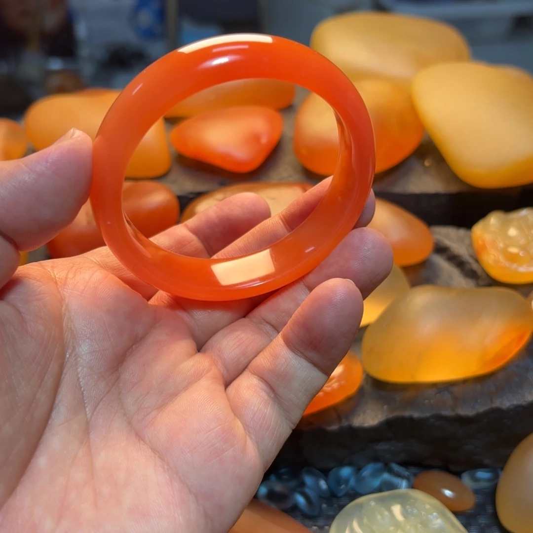 蓝****石英岩玉未镶嵌手镯