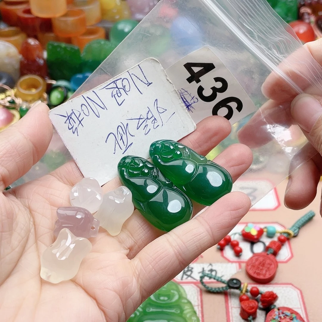 合金颈饰玛瑙/玉髓山**园