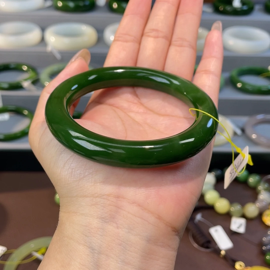 和田玉（碧玉）未镶嵌手镯