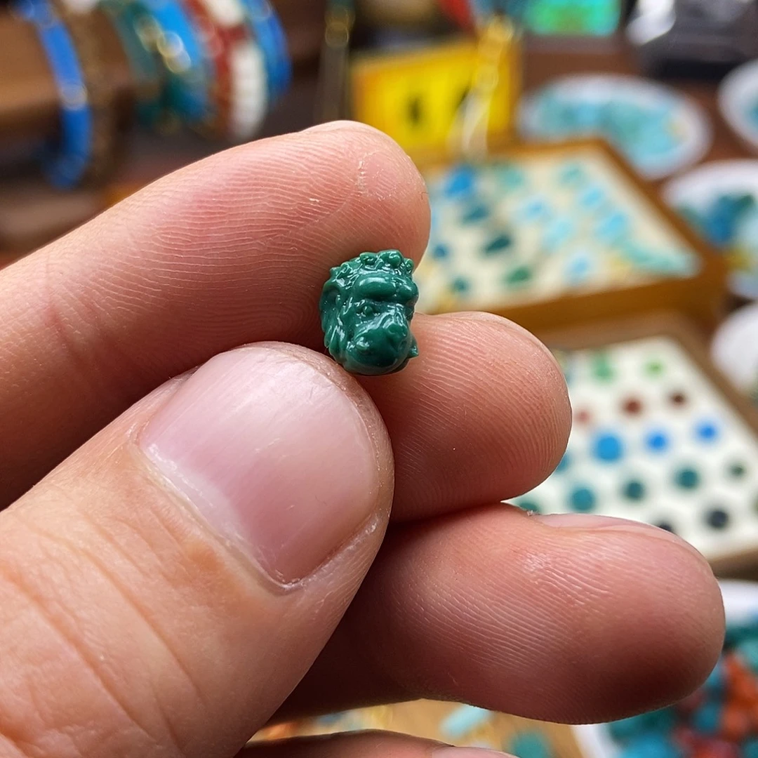 绿松石未镶嵌珠宝奇石