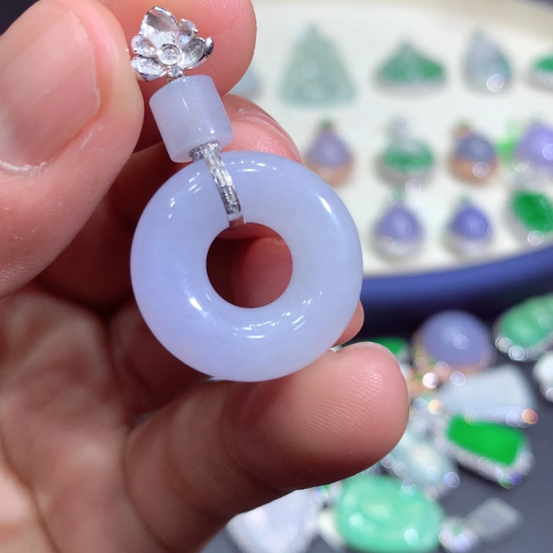 翡翠吊坠(赠链)18K金镶嵌