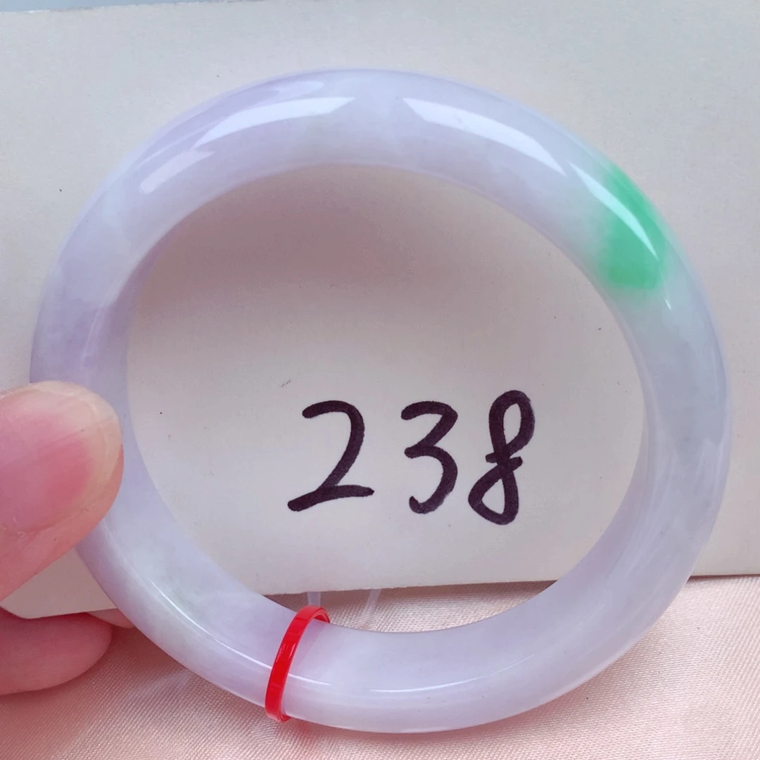 翡翠手镯未镶嵌翡翠