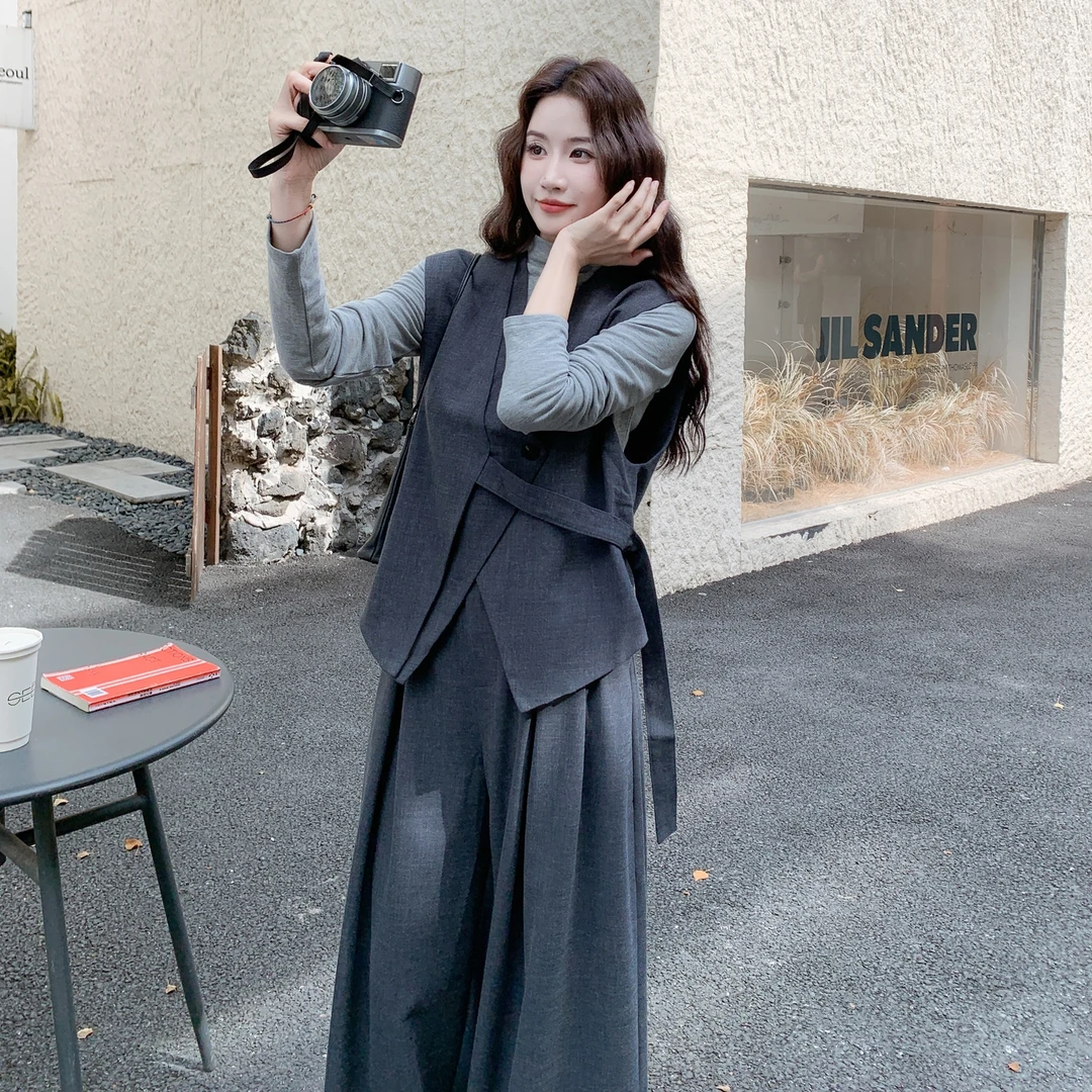 灰色老钱风马甲套装女秋季2025新款韩系高级感打底衫阔腿裤三件套