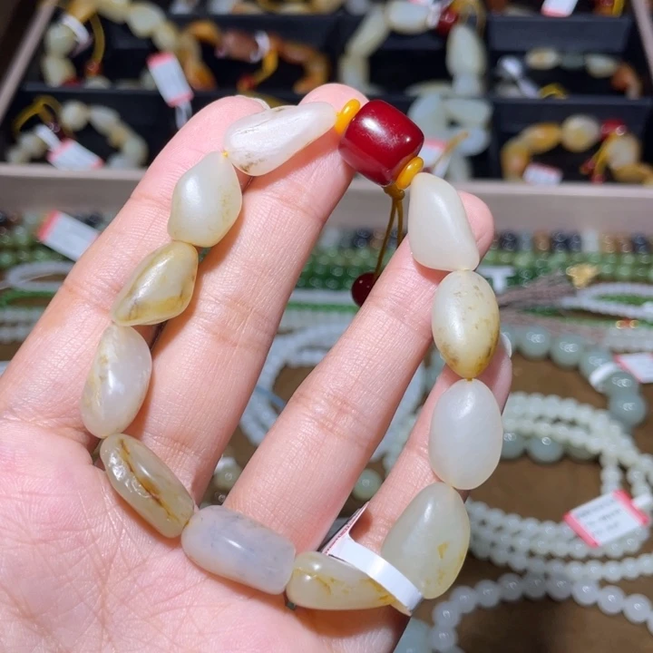 小***学和田玉未镶嵌手链