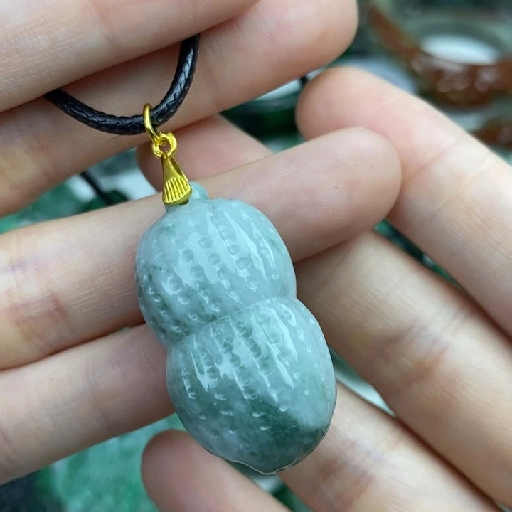 颈饰未镶嵌翡翠吊坠