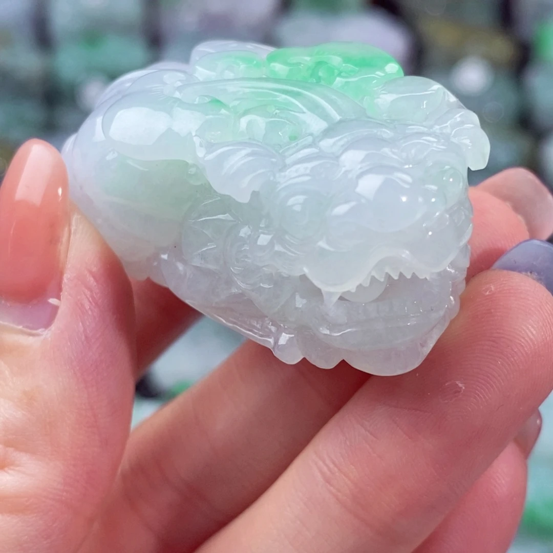 颈饰未镶嵌翡翠天然