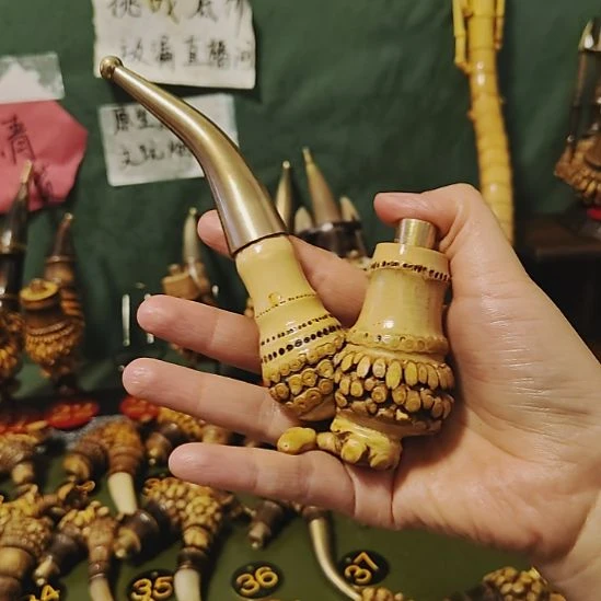 雾***️贵州特色竹根烟斗工艺品手把件