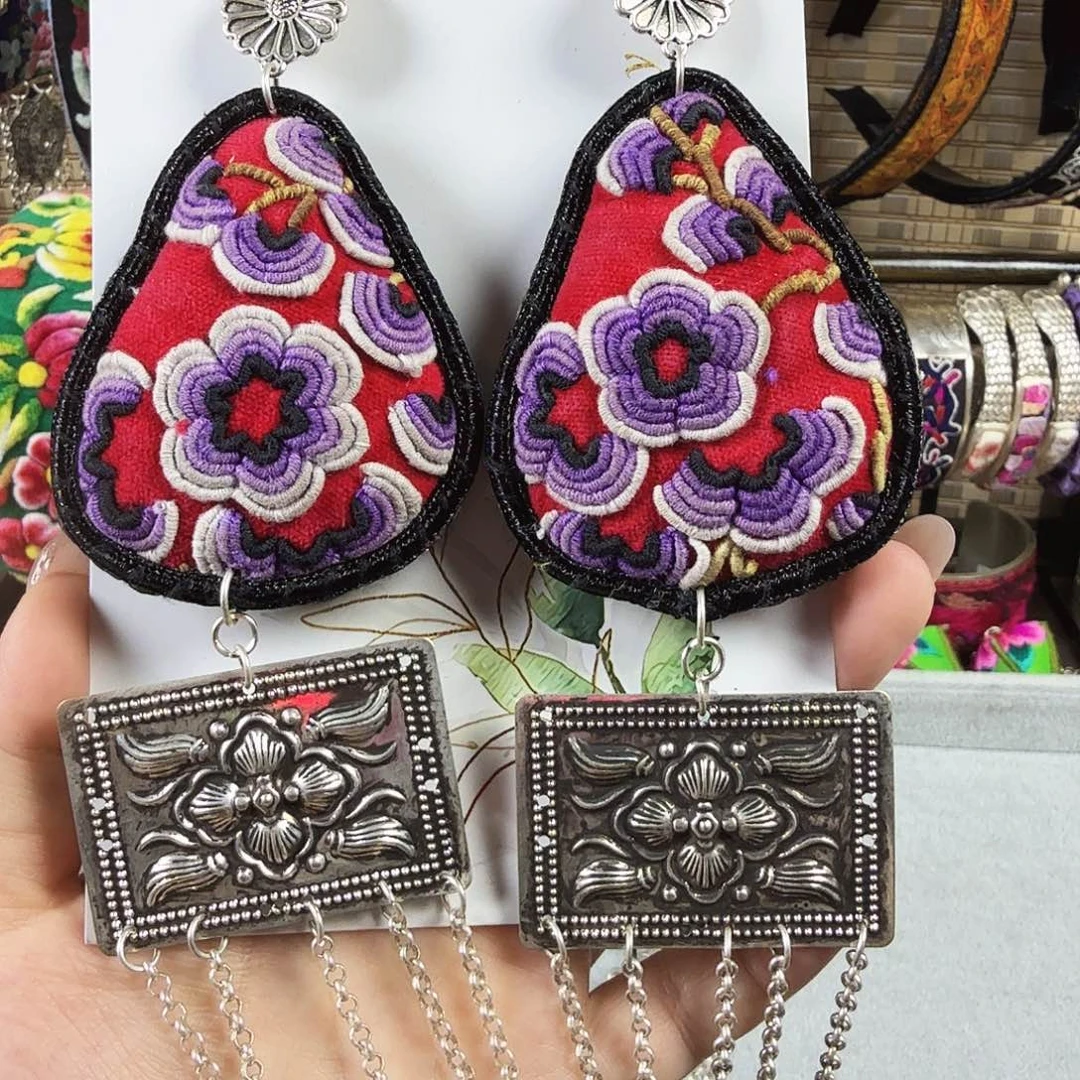 传承非遗老绣饰品06