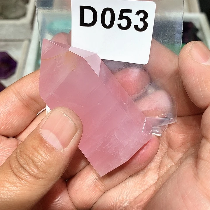 芙蓉石天然水晶柱子D053未镶嵌大****奶