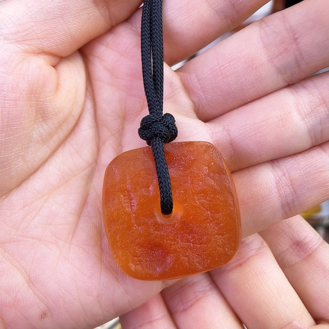 未镶嵌琥珀珠宝奇石