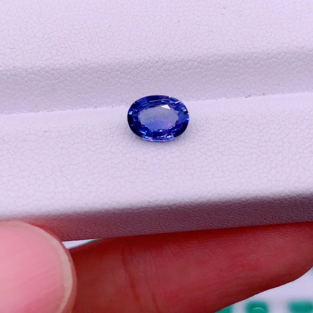 蓝宝石裸石未镶嵌