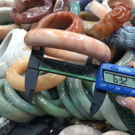 未镶嵌石英质玉珠宝半成品17