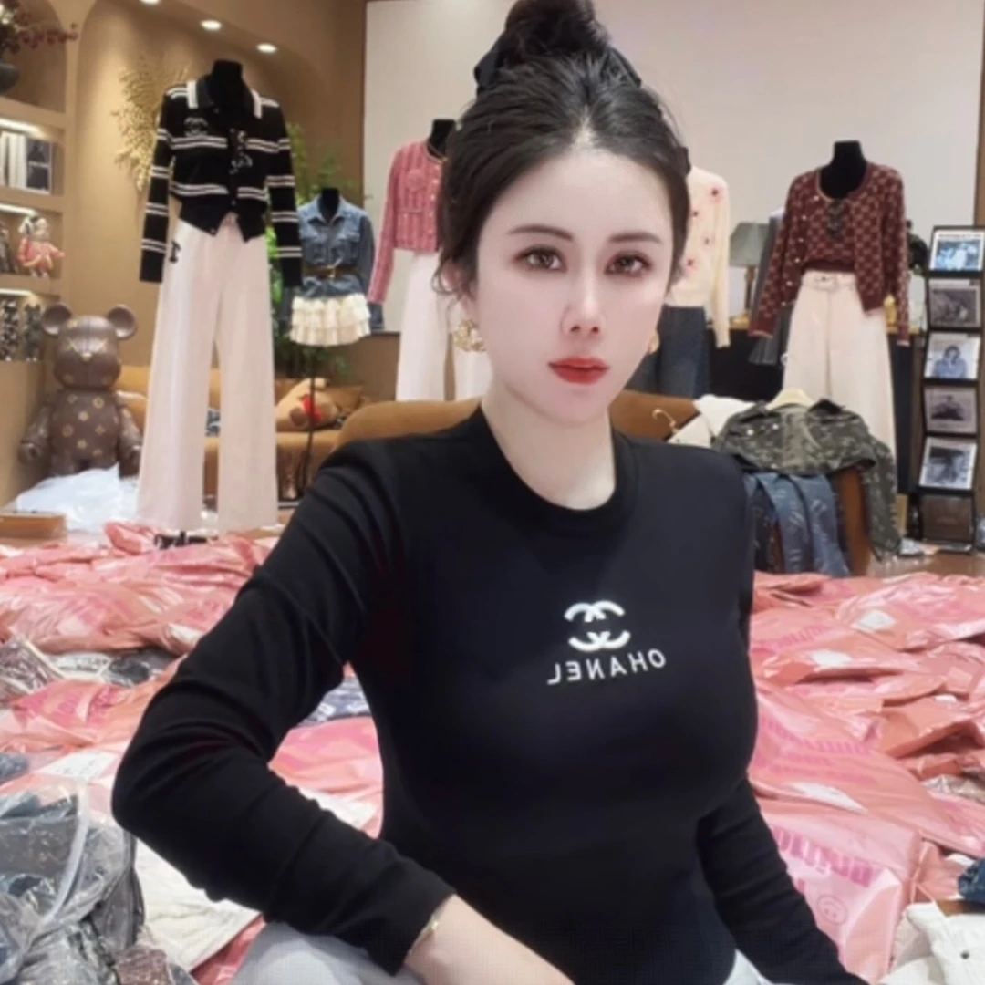 大美妞-VIP家•定制款高货刺绣棉字母款长袖上衣