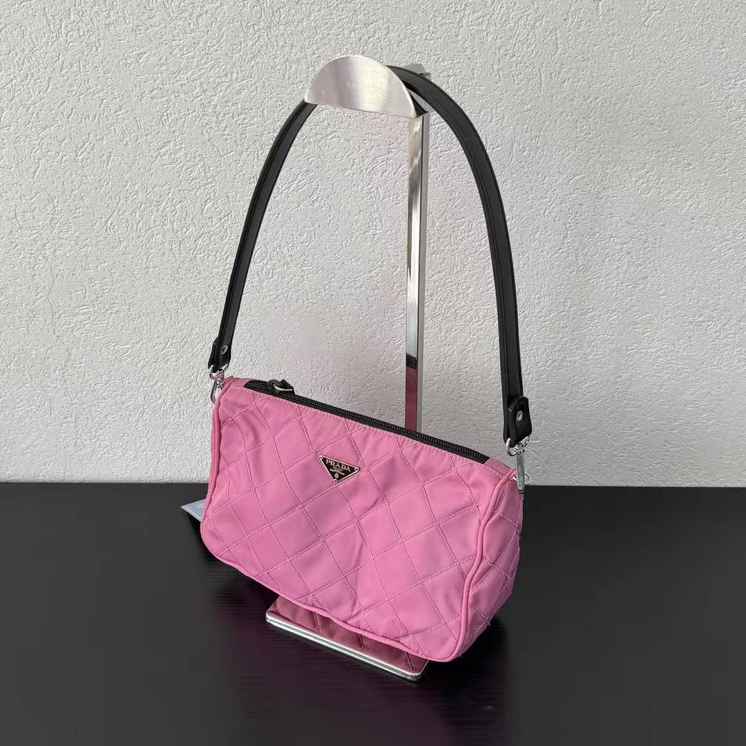 95新 Prada/普拉达 粉色菱格降落伞单肩包 底长23 123673