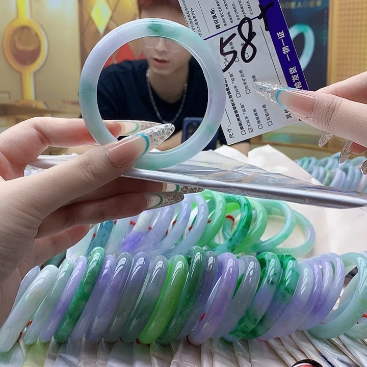 翡翠未镶嵌手镯po