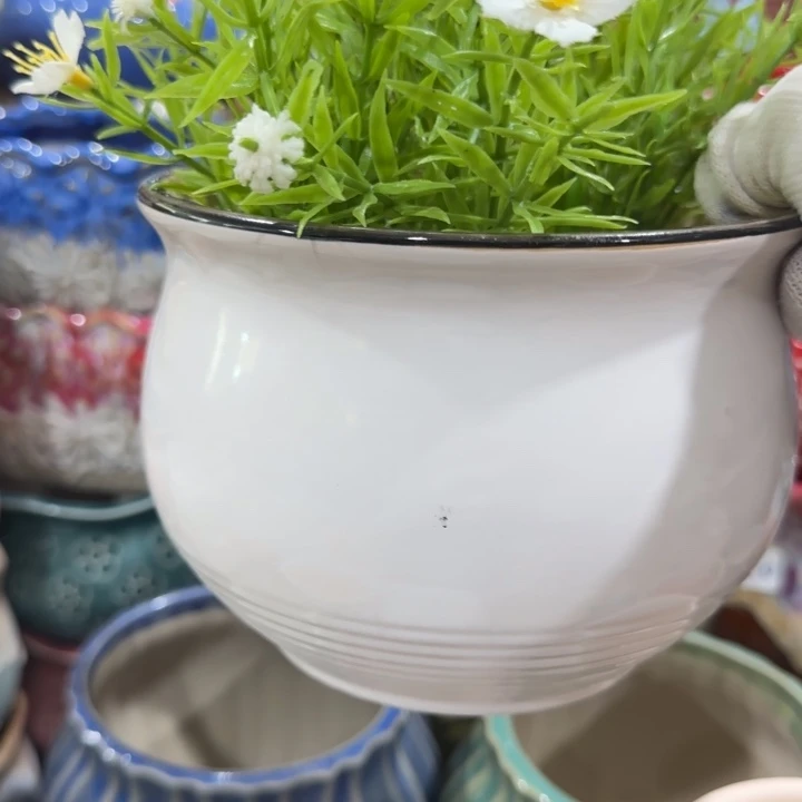 凑9块包邮，有孔，不清楚问客服