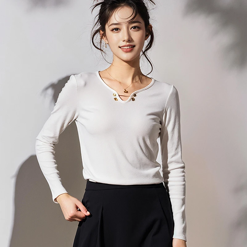 奢姿2025春装新款胖妹妹大码女装v领设计纯欲别致独特甜辣打底衫