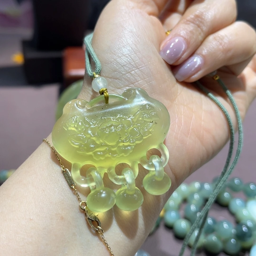 岫玉未镶嵌手镯手镯