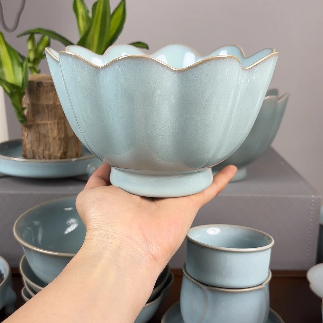 摆件天青釉大号莲花碗微瑕