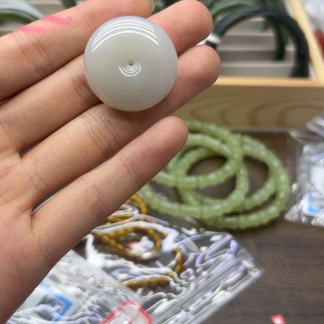 一***墨和田玉未镶嵌颈饰245