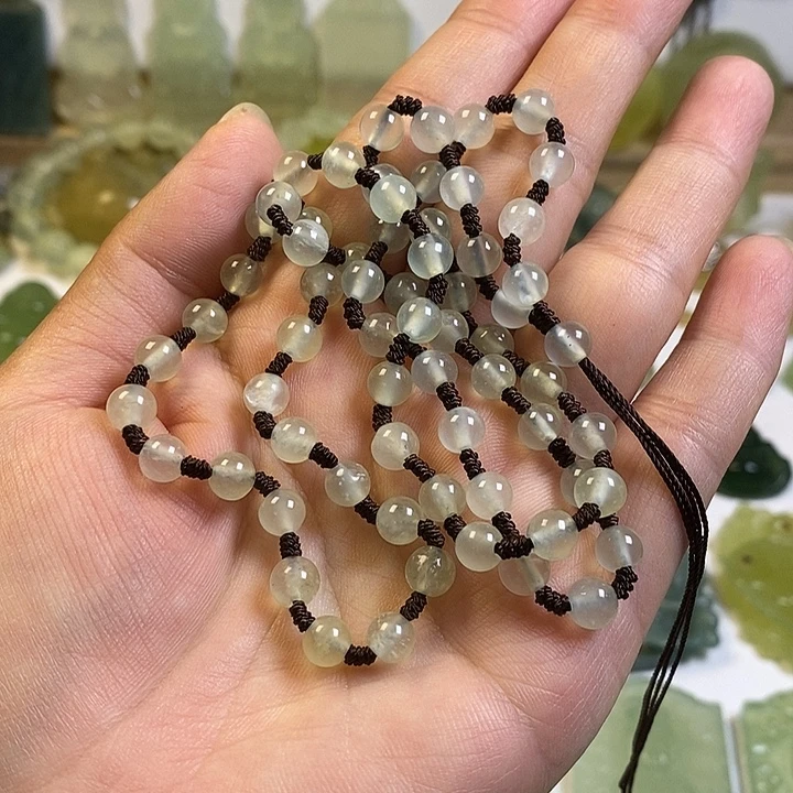 丹***玲蛇纹石玉未镶嵌颈饰