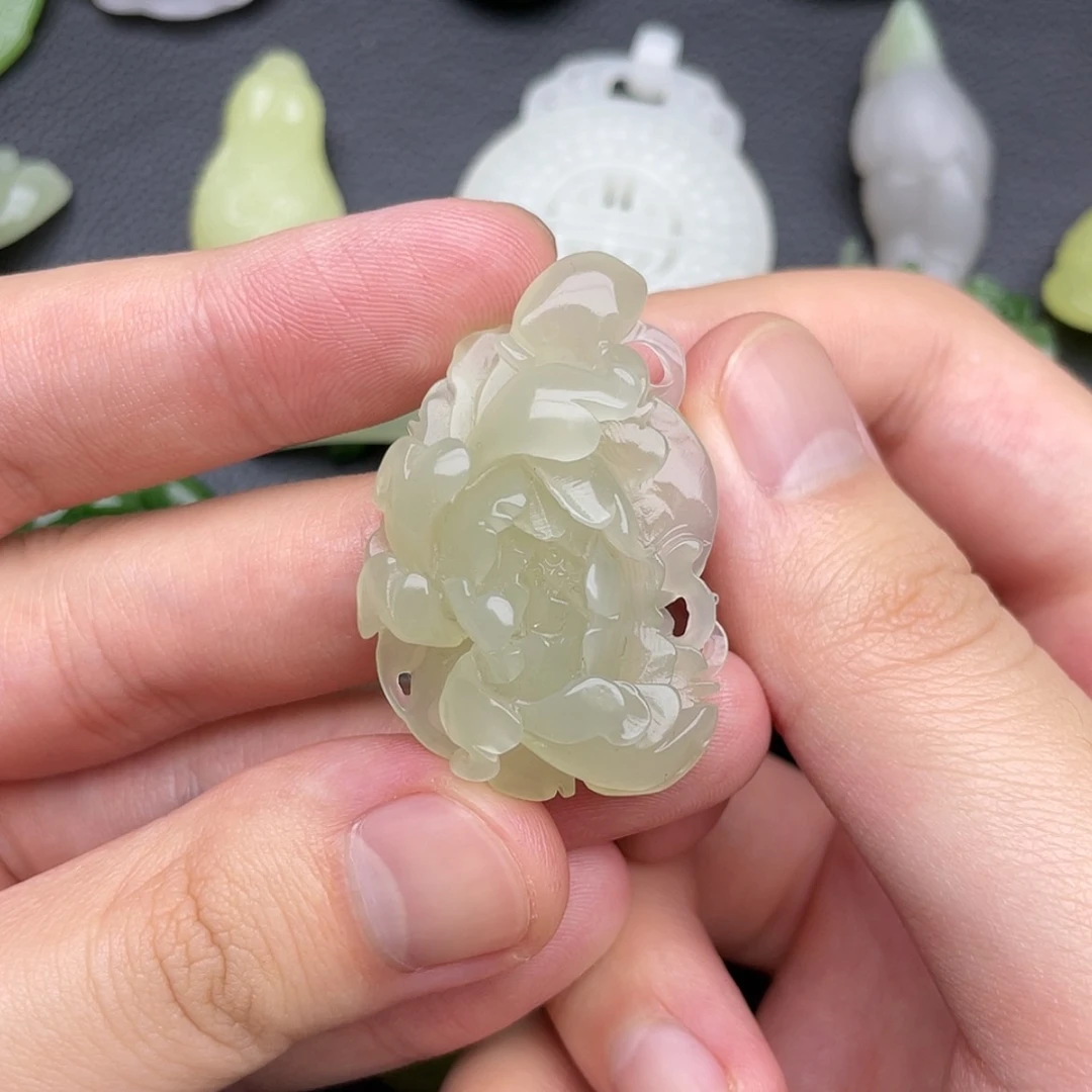 【闪购商品】颈饰未镶嵌和田玉