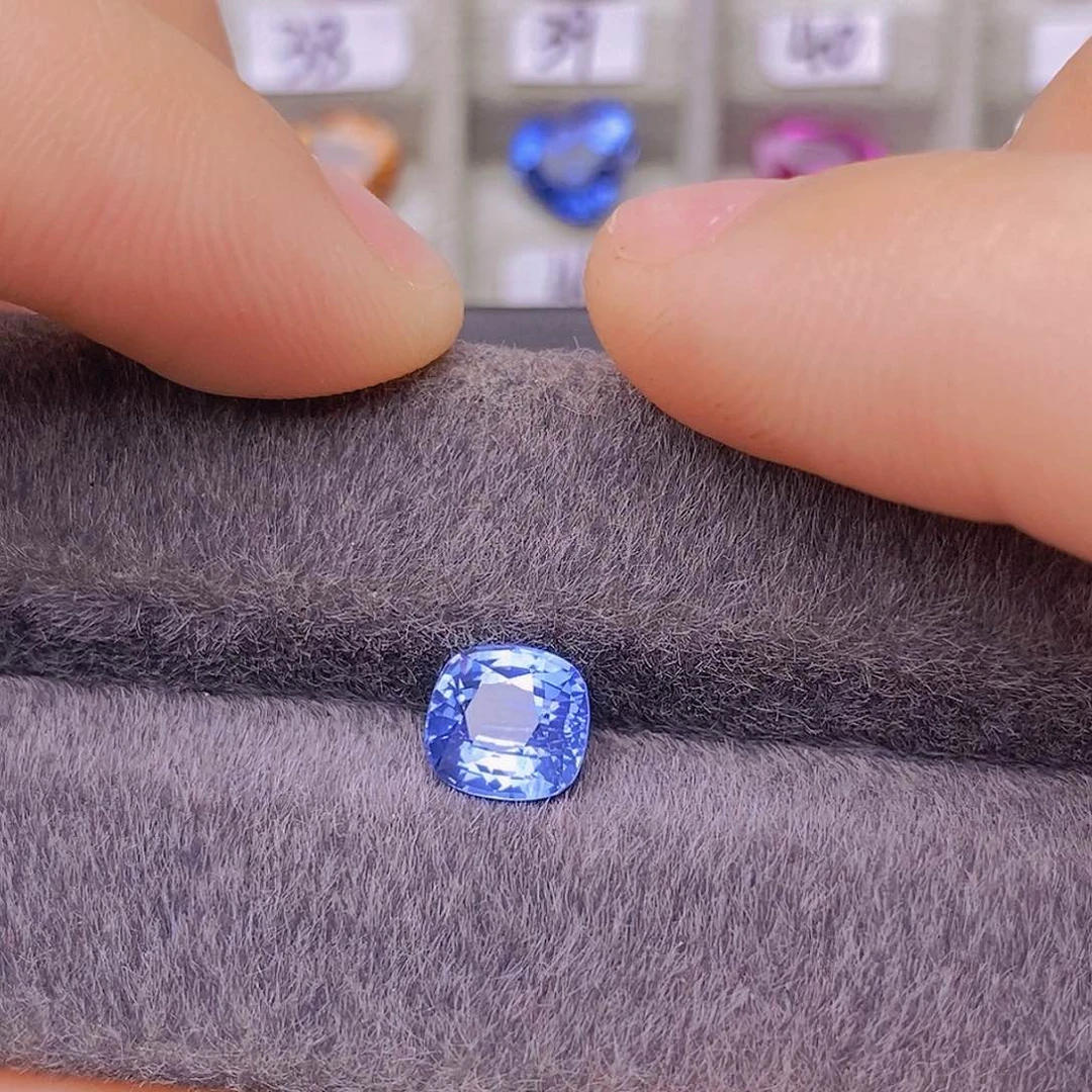 裸石蓝宝石矢车菊VB火彩闪亮偏冰川蓝色1.74ct/0330