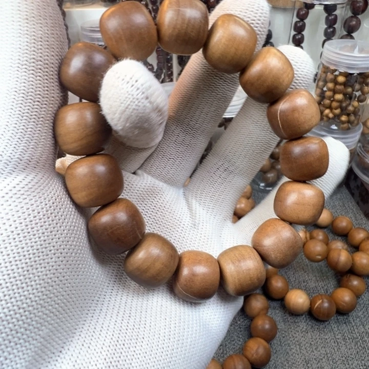 旗***哥木檀香木1516….瑕疵….