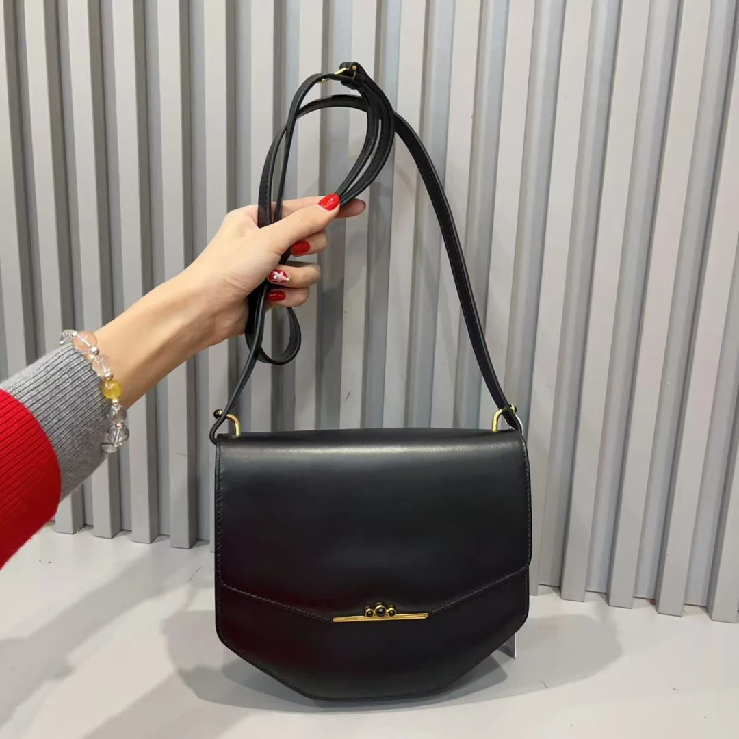 95新 GUCCI/古驰 兔兔奢/古驰斜挎包/240304123