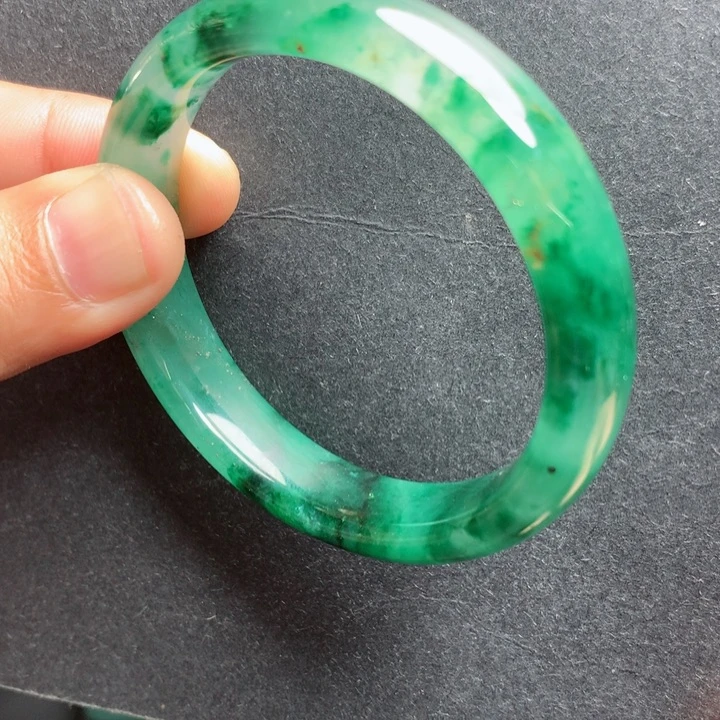 未镶嵌手镯石英质玉